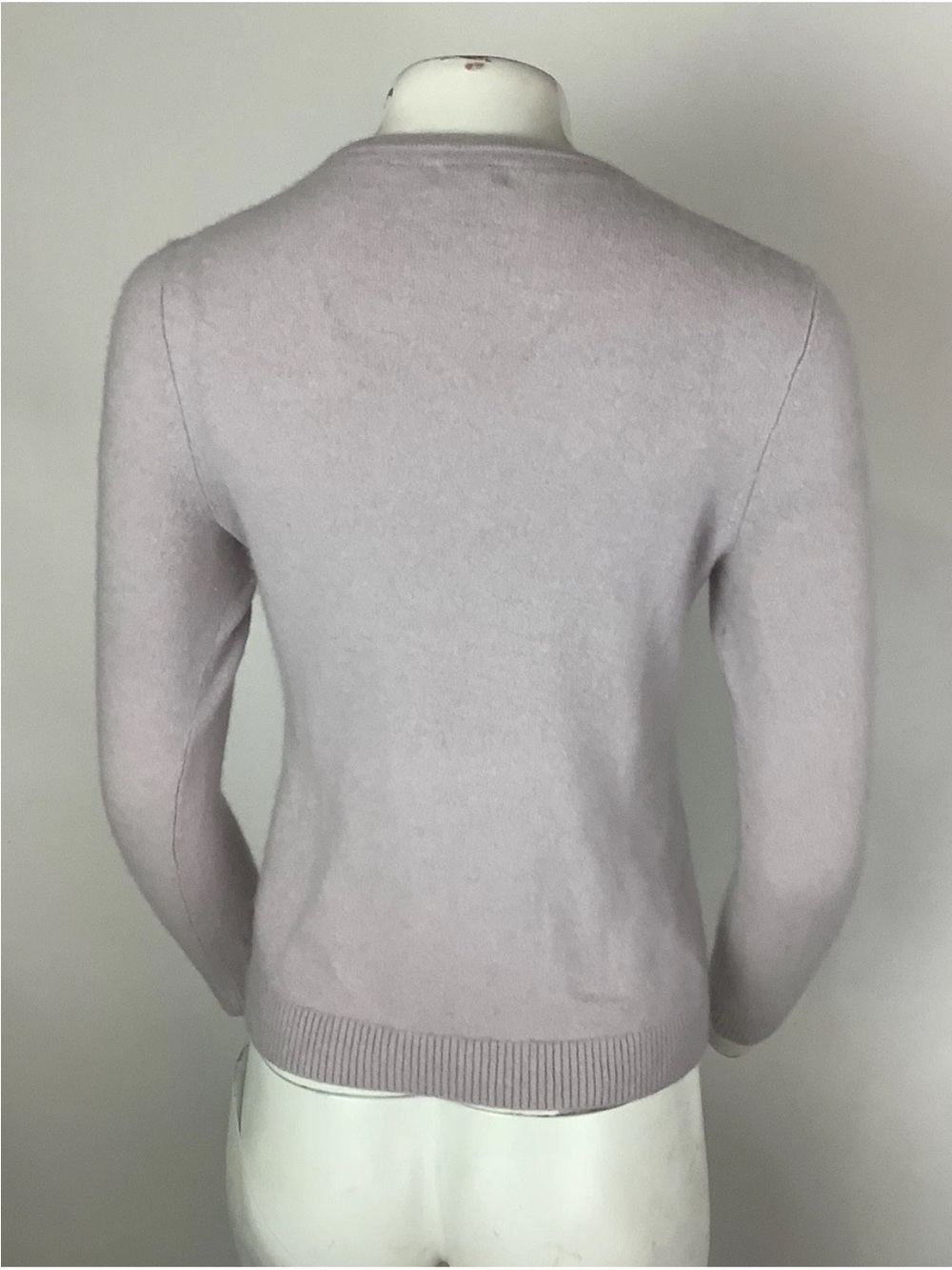 LL Bean Womens Sz M 100% Cashmere Lightweight Pullover Basic Lavender Sweater - Picture 3 of 6